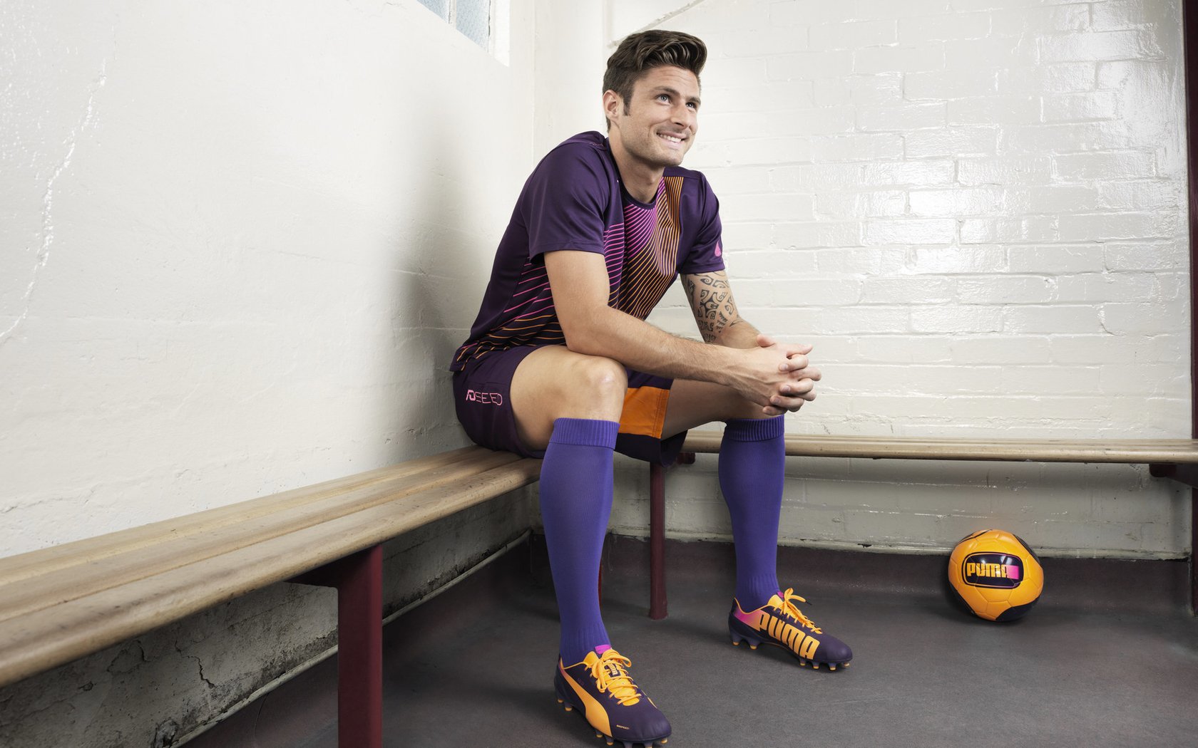 令人惊叹的“空中霸主”——头球王的巅峰表现，头球之王